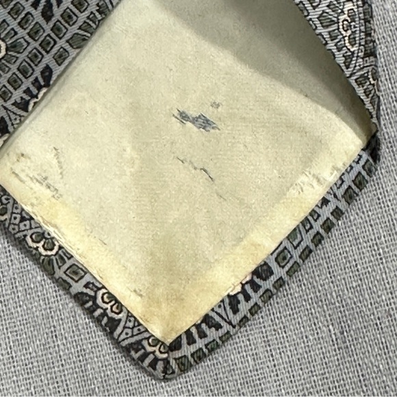 Vintage 100% silk Brooks Bros. necktie, classic, neutral, professional - Picture 5 of 5